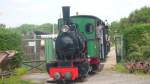 Lok des Feldbahnmuseums Frankfurt Fhrt vom Tor in Richtung Rebstockbad.