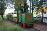 Grne Ns2f der Niederwrschnitzer Ziegeleibahn/Feldbahn am 3.10.2012 zum  Tag der Deutschen Einheit  im Haltepunkt Alte Ziegelei.