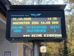 Zugzielanzeiger der Parkeisenbahn Gera am 31.10.2025 im Bahnhof Martinsgrund.