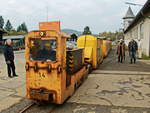 Untertage-Fahrzeug mit der Nummer 14 steht bereit zur Einfahrt in das Museum und Besucherbergwerk Rammelsberg am 03.