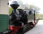 Waldeisenbahn Muskau, hier ein abfahrbereiter Zug im Mai 2006 in Weiwasser