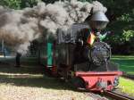 99 3312-8 steht am 03. Oktober 2015  im Bahnhof Bad Muskau mit einem Personenzug zur Abfahrt  bereit in Richtung Weißwasser.