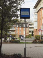 Haltestellenschild der Wuppertaler Schwebebahn am 24.