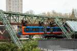 Schwebebahn Gtw 14/27  Retro-Design Gtw 72  in Wuppertal, April 2026.