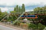 Schwebebahn Gtw 15/27  Retro-Design Gtw 72  in Wuppertal, Juli 2026.