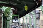 GTW 5 der Wuppertaler Schwebebahn bei der Einfahrt in Vohwinkel (30.06.2012)
