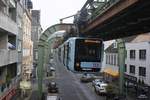 Die neue Schwebebahn GN03 in Wuppertal Sonnborn, am 18.12.2016.