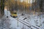 TW 105 der BMB hat anlsslich der Nikolausfahrten am 8.12.2012 die Haltestelle Friedrichshammer talwrts verlassen.