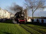 DME 184 aus Darmstadt fuhr als Gastlokomotive in Frankfurt auf der Hafenbahn am 15.12.13  
