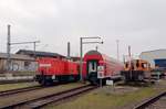 DB 298 161-1 und die Denkmallok 399 111-4 der TG Halle P e.V., am 29.02.2020 im DB Musuem Halle (S).