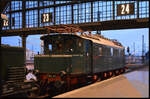 E04 01 am 06.12.2025 auf dem Museumsgleis (Gleis 24) in Leipzig Hauptbahnhof.