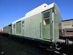 Im Außenbereich des Eisenbahnmuseums in Koblenz war Anfang September 2021 dieser Packwagen Pwg (75 80 9211 002-5) ausgestellt.