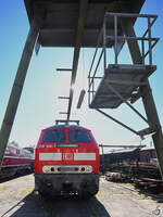 Der abgetrennte Führerstand der Diesellokomotive 218 500-7 ist Teil der Ausstellung im DB-Museum Koblenz.