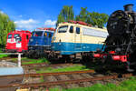 Die Elektrolokomotive 110 300-1 im September 2023 mit 3 weiteren Klassikern im Eisenbahnmuseum Koblenz. 