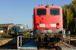 DB 150 186-5 auf der Drehscheibe & im Hintergrund E10 121 im DB Museum Koblenz, September 2024.