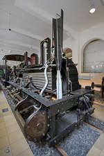 Die aufgeschnittene Seite der 1853 gebauten Bayerische B V  Nordgau . (Verkehrsmuseum Nürnberg, Mai 2017)