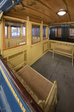 Blick in den offenen Terassenwagen von Ludwig II.
