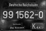 Schilder an der Dampflokomotive 99 1562-0.