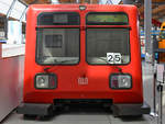 Die Baureihe 270 wurde ab 1979 für die Deutschen Reichsbahn entwickelt, um die vor dem Zweiten Weltkrieg in Dienst gestellten Fahrzeuge zu ersetzen. Bei der DB wurden die Züge später zur Baureihe 485 umgezeichnet. (Verkehrszentrum des Deutsches Museums München, August 2020) [Genehmigung liegt vor]