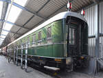 Der Salonbegleiterschlafwagen Sal Begl 4ü-37 10222 Bln stammt aus dem Jahr 1937, so gesehen Ende April 2025 im Eisenbahnmuseum Bochum.