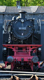 Die 1955 in Kassel bei der Lokomotivfabrik Henschel gebaute Nachkriegsdampflokomotive 66 002 ist Teil der Ausstellung im Eisenbahnmuseum Bochum.