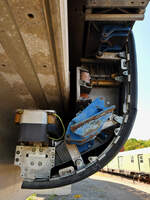 Hier zu sehen sind Führungs- und Tragmagnet der Sektion 1 (TR07-I) des 1988 bei Thyssen-Henschel gebauten Transrapid 07.