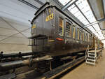Der preußische Abteilwagen 4033  Halle  wurde 1920 gebaut und war Ende April 2025 in der Wagenhalle des Eisenbahnmuseums in Bochum abgestellt.