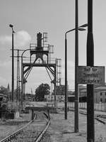 Die alte Besandungsanlage war Mitte Juni 2020 etwas abseits vom Lokschuppen Pomerania in Pasewalk zu sehen.