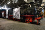 Die Dampflokomotive 74 1192 steht im Ringlokschuppen des Bochumer Eisenbahnmuseums. (September 2018)