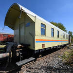 Ein alter Personenwagen stand Mitte September 2019 im Außenbereich des Eisenbahnmuseums in Heilbronn.