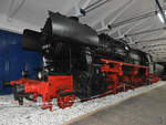 Die Dampflokomotive 52 9190-2 ist im Oldtimermuseum Prora ausgestellt.