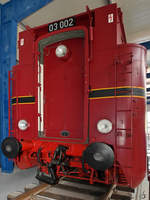 Der verkleidete Tender der Stromlinien-Dampflokomotive 03 002.