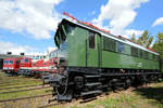 Die alte Elektrolokomotive 144 507-1 stand Mitte August 2018 im Eisenbahnmuseum Weimar.