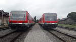 Zwei Züge vor der LOKWELT in Freilassing Bild vom 7.9.2019