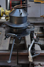 Ein feuerfester Tiegel zum Verschließen der Schienenstöße im Thermitschweißverfahren.