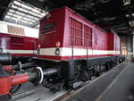 Die Diesellokomotive V100 143 wurde 1969 gebaut und war Ende März 2022 im Mecklenburgischen Eisenbahn- und Technikmuseum Schwerin ausgestellt.