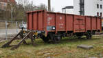 Ende März 2022 war dieser offene Ommu-Güterwagen im Außenbereich des Mecklenburgischen Eisenbahn- und Technikmuseum Schwerin zu finden.
