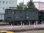 Dieser historische Packwagen Pw3 721-501 gehrt zum Schweriner Traditionszug und stand am 28.Mai 2011 in Schwerin.