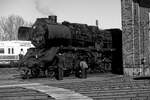 50 3628 ist im Privateigentum und ausgestellt in Chemnitz-Hilbersdorf. Das besondere an dieser Lok ist das braun lackierte Fahrwerk - die braune Farbe ersetzte am Ende der DDR den teureren, roten Fahrwerksanstrich, 12.03.2022