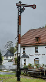 Ein einflügeliges Hauptsignal ist auf dem Gelände des sächsischen Schmalspurbahnmuseums Rittersgrün erhalten geblieben.