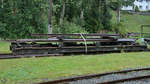 Im sächsischen Schmalspurbahnmuseum Rittersgrün stand Ende September 2020 dieser mit Schienen beladener Rf4-Altbaurollwagen (97-02-78).