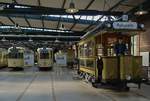 Blick in das Straßenbahnmuseum Köln-Thielenbruch (10.11.2019): Von rechts nach links Tw 407 (van der Zypen&Charlier/Siemens&Halske 1902), Aufbauwagen 1872 (Westwaggon/BBC/SSW 1950) und Sattel-Gelenkwagen 3413 (Westwaggon/AEG/Kiepe 1958)