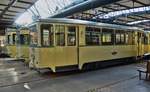 Blick ins Straßenbahnmuseum Köln-Thielenbruch (10.11.2019): von rechts nach links Aufbautriebwagen 1872 (Westwaggon/BBC/SSW 1950), Sattel-Gelenkwagen 3413 (Westwaggon/AEG/Kiepe 1958) und Tw