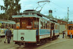 Feier zu Ehren der neuen Stuttgarter Stadtbahnwagen vor dem Möhringer Wagenschuppen der früheren Filderbahn mit zahlreichen historischen Straßenbahnwagen (04.09.1983): Der