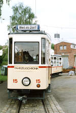 Einen solchen TW 15 der Feuerbacher Straßenbahn gab es nie, er war das Produkt einer Restaurierung. In Wirklichkeit war das TW 259 der Stuttgarter Straßenbahn (Serie 200). Bei einer Stadtbahnfeier war er vor dem Möhringer Wagenschuppen gezeigt worden (04.09.1983).   