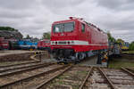 Bereits seit 2010 gehört die 243 117 zur Sammlung des Thüringer Eisenbahnvereins in Weimar. Am 26.07.2025 wurde sie beim Sommerfest im Bw Weimar auf der Drehscheibe präsentiert.