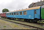 Blick auf den  Messbeiwagen FEW Blankenburg  (DR 67 50 99-68 706-2 | 75 80 891 1012-9 D-DLHBS), der während des Herbstlokfests auf dem Gelände des Lokschuppen Staßfurt steht.