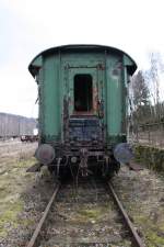 Stirnansicht eines historischen Eilzugwagen, der zur Sammlung des VSE Schwarzenberg gehrt. (27.03.09)