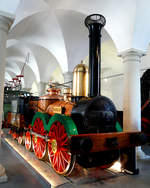 16. Dezember 2010, Dresden. Im Verkehrsmuseum hat der Nachbau der  Saxonia  nach langjährigem Einsatz ein ehrenvolles trockenes Plätzchen bekommen. 