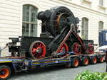 der erhaltene Motor der E 50.42 zur Auslagerung während der Renovierung der Eisenbahnabteilung des Verkehrsmuseums Dresden im Jahr 2019